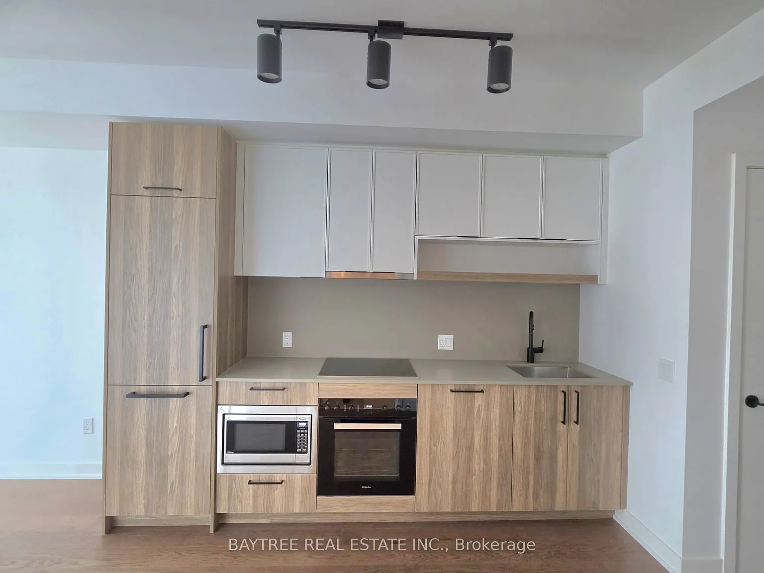 South Forest Hill Residences-East Tower — Photo 1