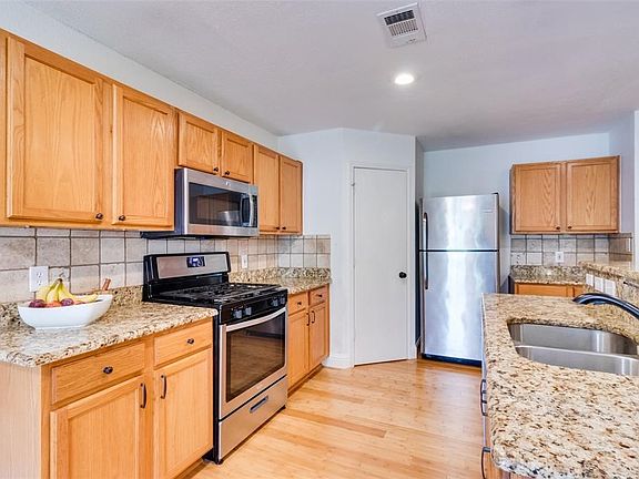 3rd image of 2113 Silver Leaf Dr