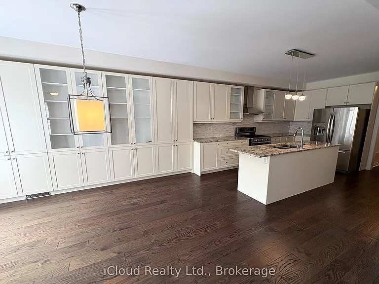 2466 Village Cmn — Photo 17