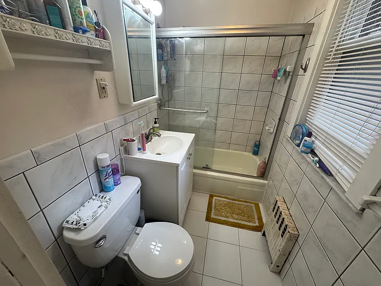 130 Sutherland Rd #4 — Photo 6