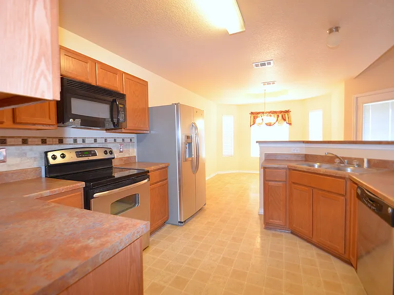 2408 Ryan Dr — Photo 9