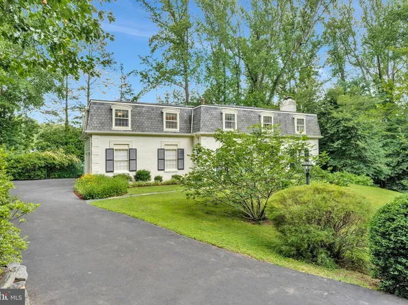 865 Merriewood Ln, Mc Lean, VA 22102