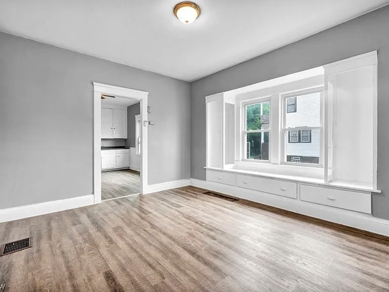 12301 Forest Ave #12301 — Photo 3