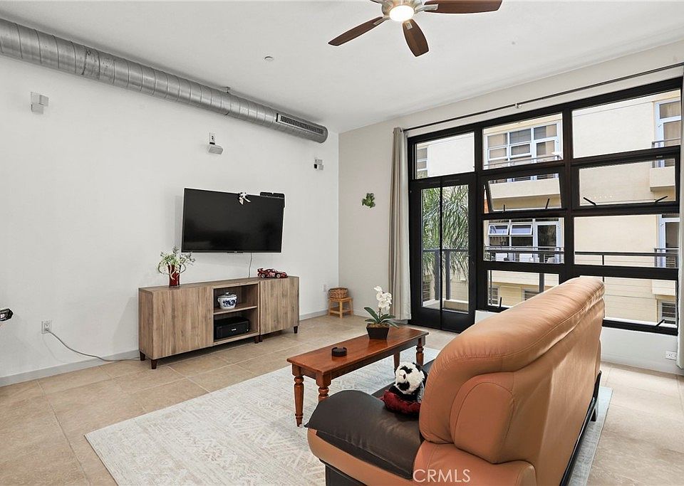 1st image of 133 The Promenade N Unit 318
