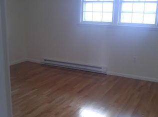 8 Lexington St, Waltham, MA 02452