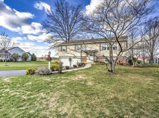 2067 Thoroughbred Ln, Lancaster, PA