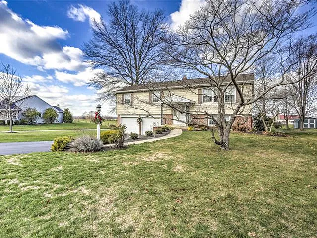 2067 Thoroughbred Ln photo 1