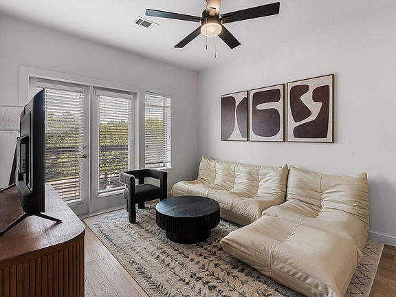 3rd image of 2505 Thornton Rd #2204