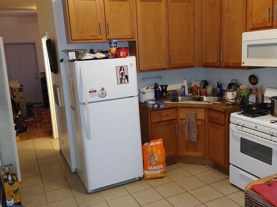 2nd image of 2066 N Western Ave APT 3R