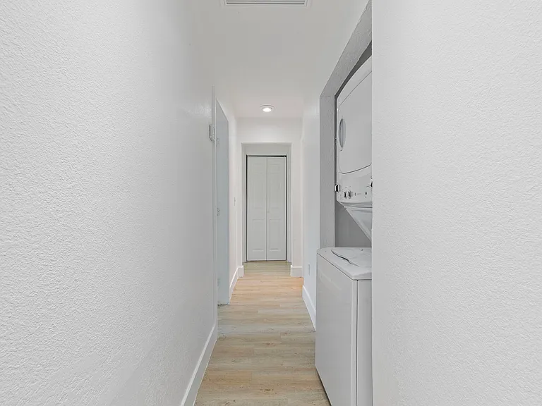 22229 Little Falls Ave — Photo 11