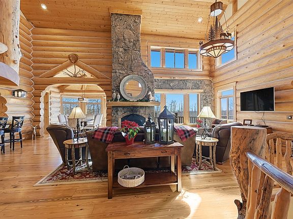 2nd image of 252 Iron Mountain Rd