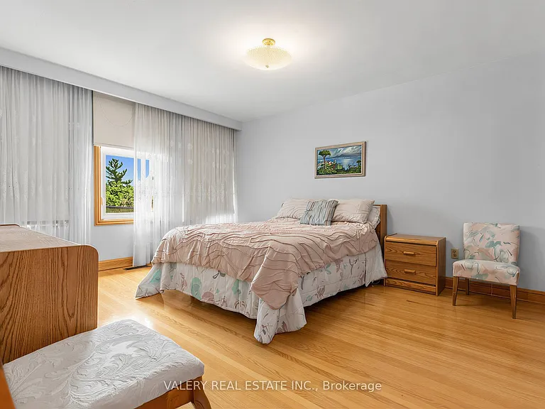 370 Maple Leaf Dr — Photo 29