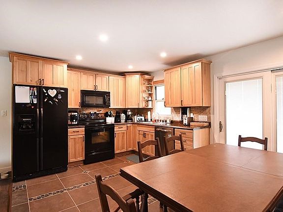 2nd image of 504 NW Ward Rd