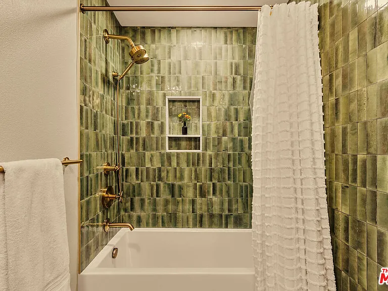 22303 Dunmore Dr — Photo 28