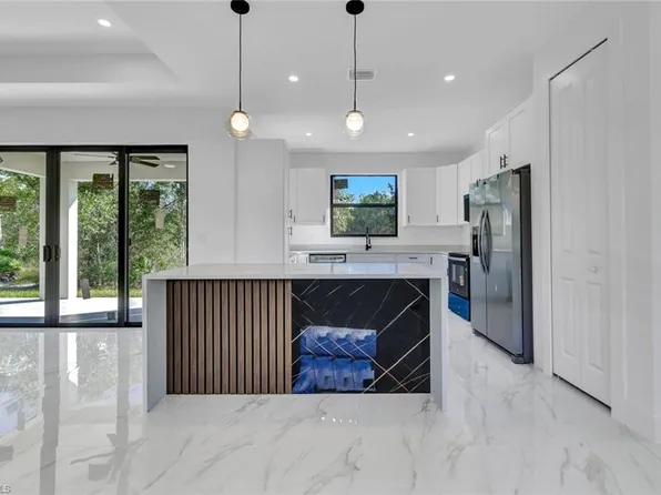 2002 E 10th ST, LEHIGH ACRES, FL 33936