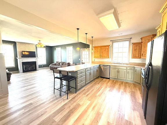 4th image of 3205 Ovid Rd