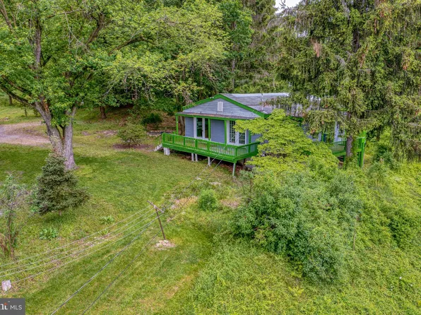 637 Schoolhouse Rd, Duncannon, PA 17020