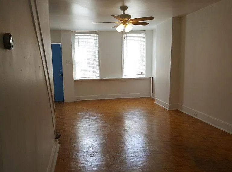 2542 Cedar St — Photo 3