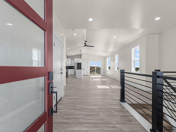 3rd image of 4047 Saddleback Ln