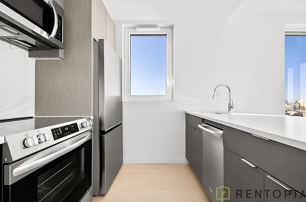 Rented by CW Realty Property Management LLC | media 4