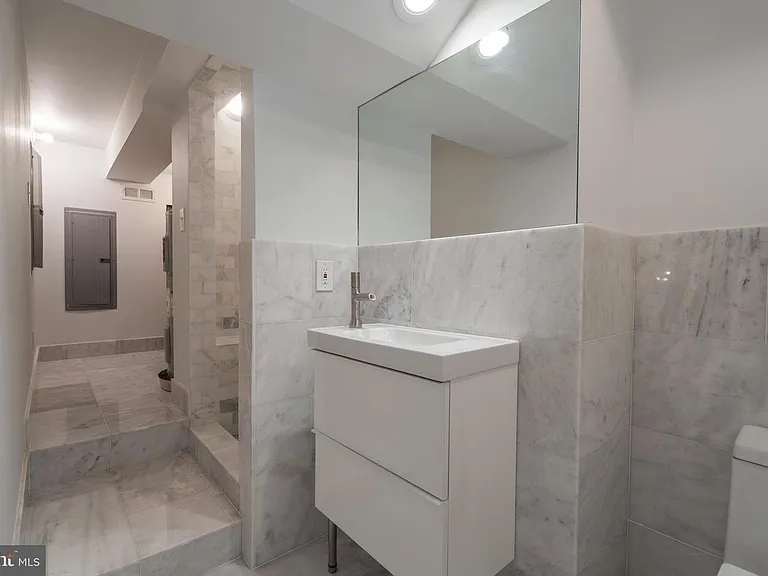 313 Fulton St — Photo 25