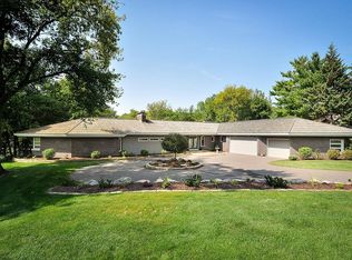 5890 Boulder Bridge Ln, Shorewood, MN 55331
