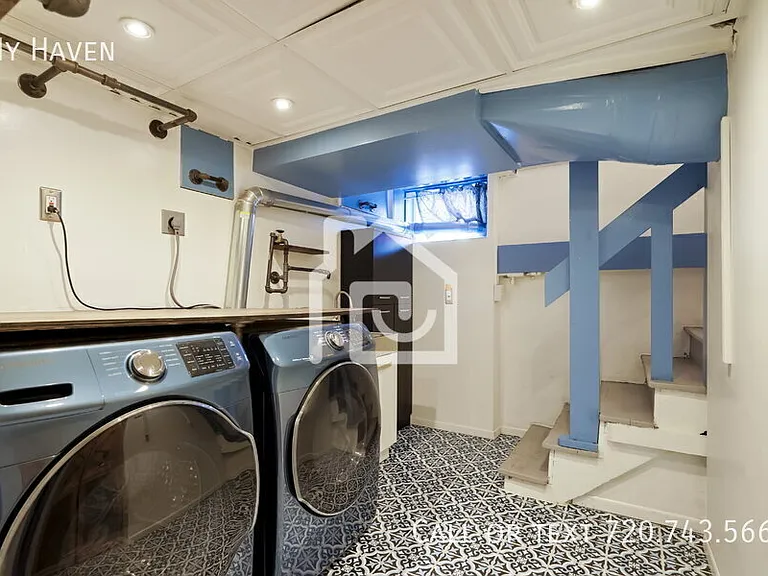 228 N Pearl St #1 — Photo 13