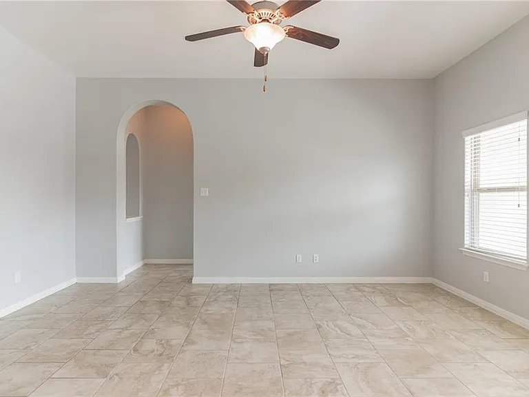 320 Lightcliff St — Photo 14
