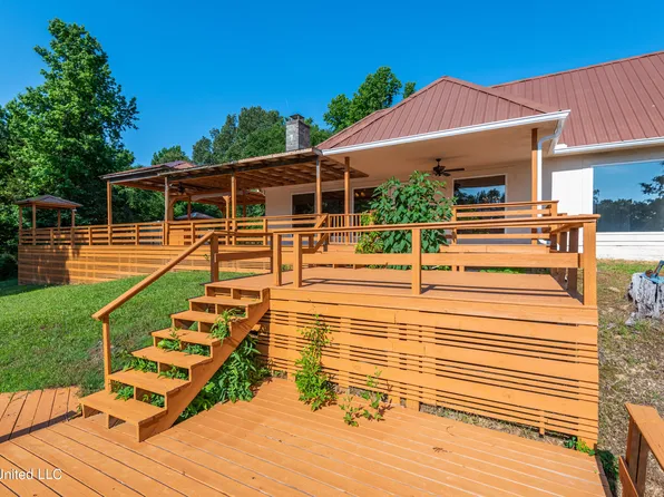 785 Golden Pond Cir, Coldwater, MS 38618