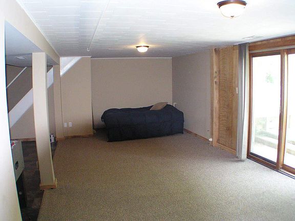 4th image of 22 Parklane Cir