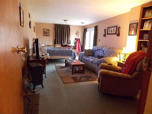 5th image of 131 Meadowbrook Cir