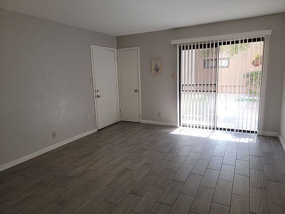 5th image of 1111 E University Dr Unit 103