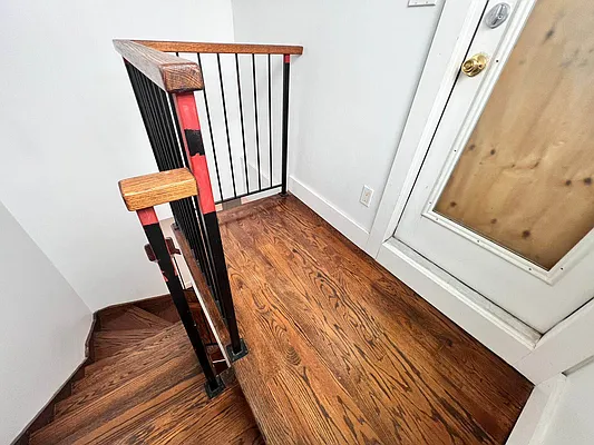 Rented by ERNY LLC | media 25