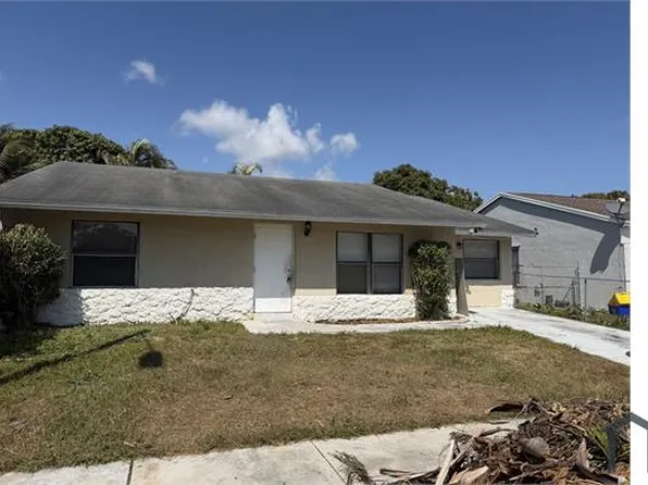 5865 Aurora Ct, Lake Worth, FL 33463
