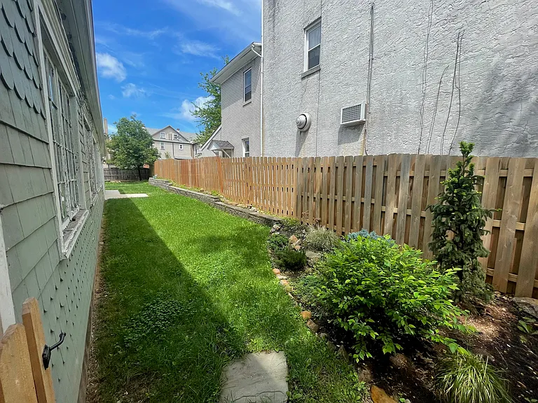 118 W Fairview St #1 — Photo 3