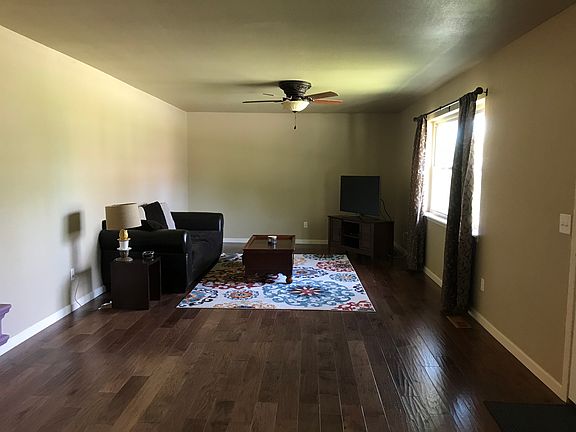 2nd image of 306 N Boyd St