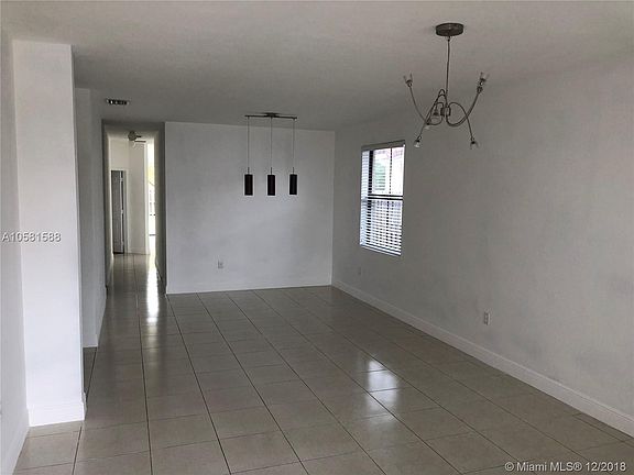 3rd image of 887 NW 104th Ave