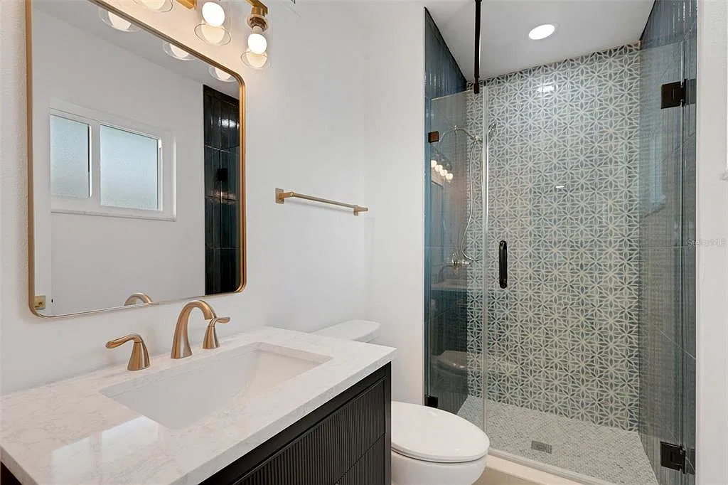 221 Bel Forest Dr — Photo 2
