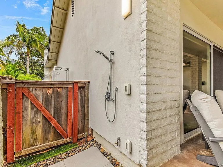 2462 Lozana Rd — Photo 32