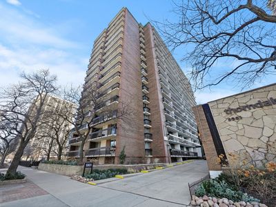 5901 N Sheridan Rd APT 2D, Chicago, IL, 60660
