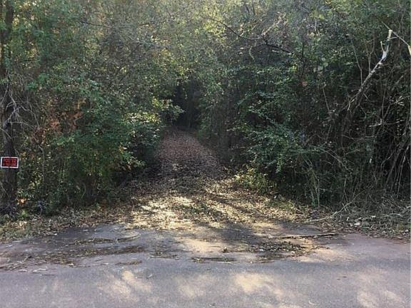 2nd image of 225 Meadow Brook Ln