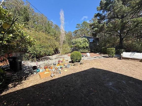 2nd image of 1352 Redwood Way