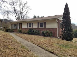 61 Glenwood Dr, Clyde, NC 28721