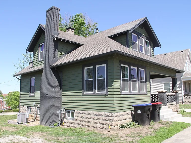 115 Ming St — Photo 2