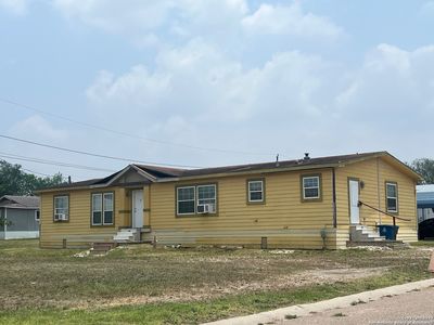 109 Rosa St, Three Rivers, TX, 78071