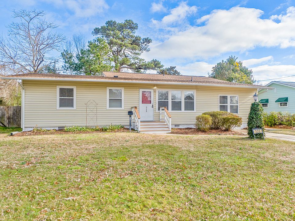 4 bed / 2 bath house for rent in Virginia Beach