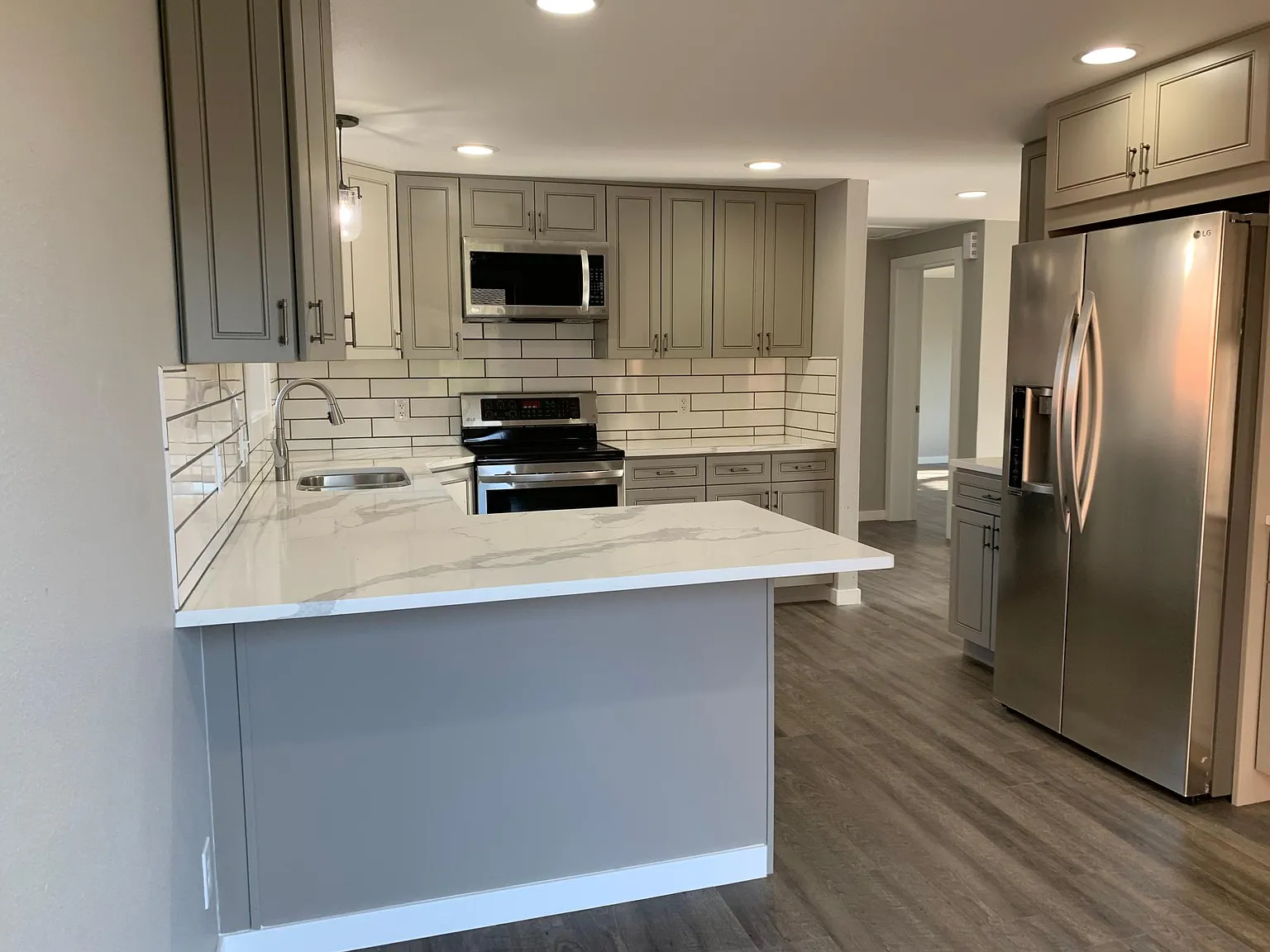3 bed, 2250 sqft, $2,750 — Photo 4