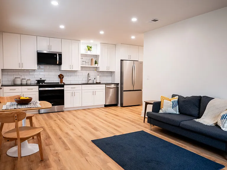 521 August St #3 — Photo 6