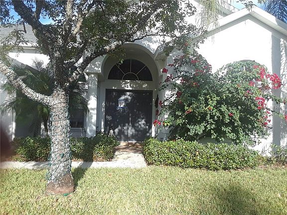3rd image of 10219 Meadow Crossing Dr
