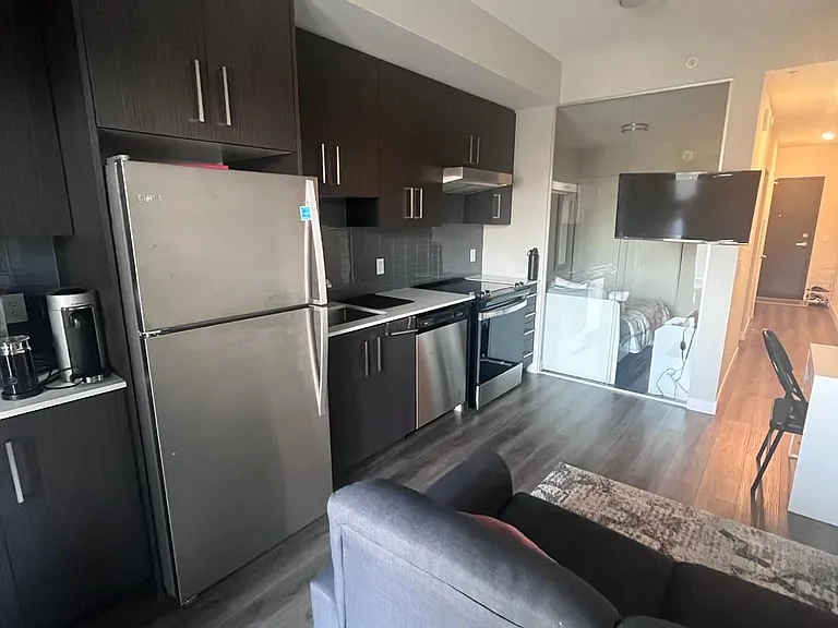 15 Queen St S #506 — Photo 8